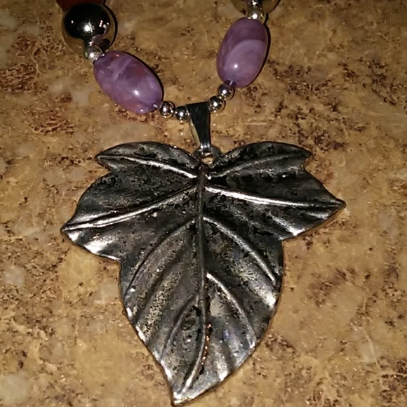 NWOT Women's 2-pc Necklace Set - Picture 6 of 8